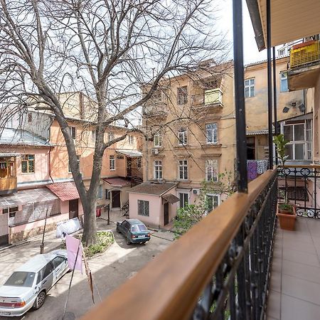 Studio Apartment In Center Of Odesa Exterior foto