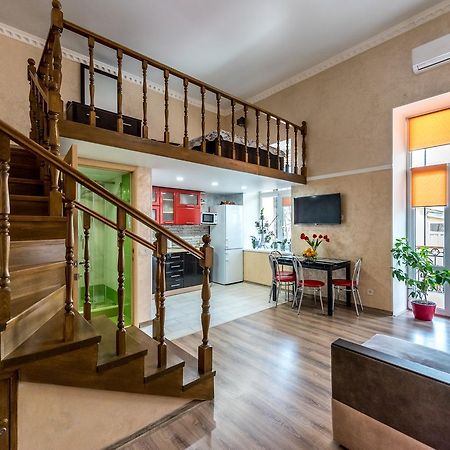 Studio Apartment In Center Of Odesa Exterior foto