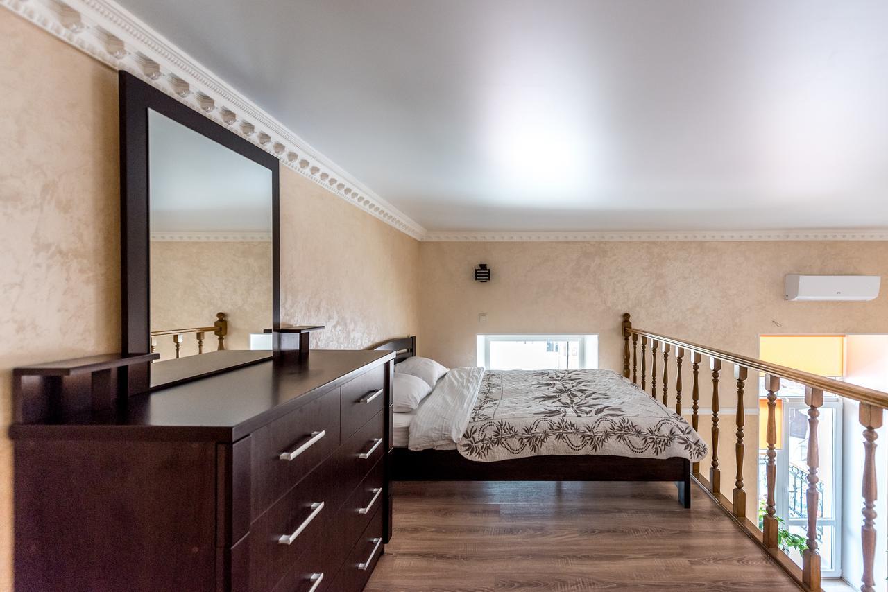 Studio Apartment In Center Of Odesa Exterior foto