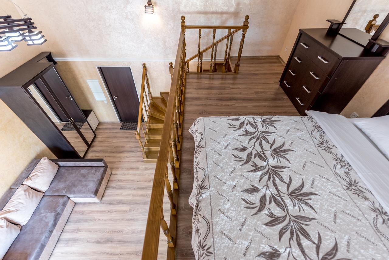 Studio Apartment In Center Of Odesa Exterior foto
